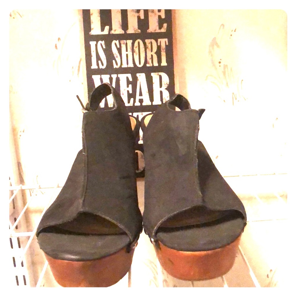 Black velvet wedges